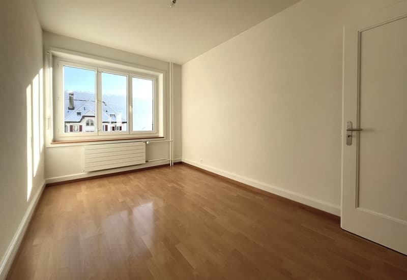 bureau.JPG