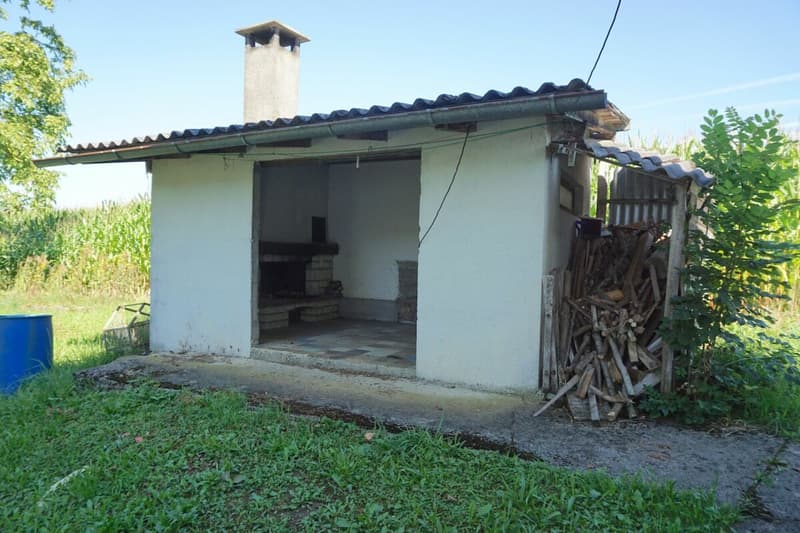 ARI-242 Casa con 2 appartamenti su un terreno di 1'485 m2 (6)