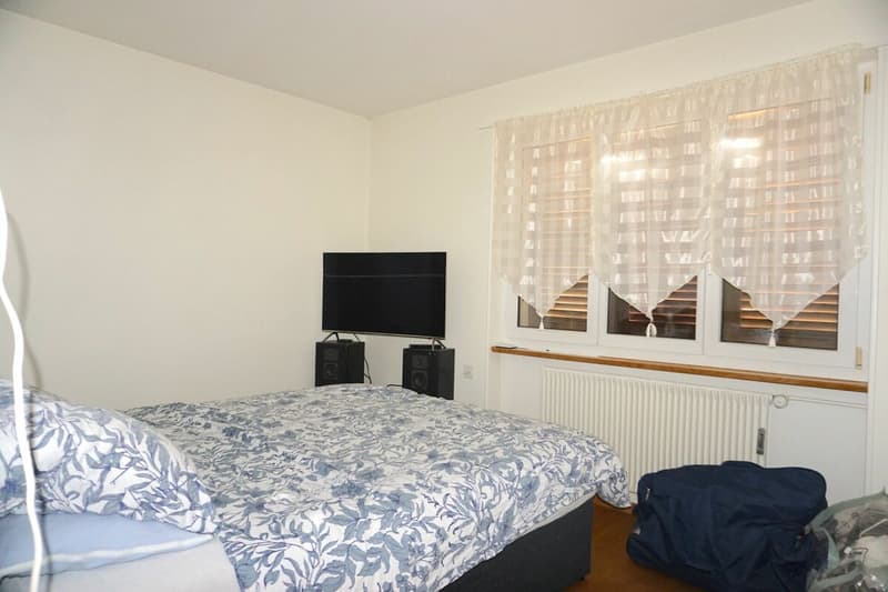 ARI-253 - Building with 3 apartments, 3 garages and 2 parking spaces near CFF train station (10)