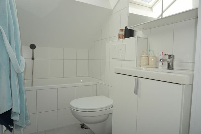 ARI-253 - Building with 3 apartments, 3 garages and 2 parking spaces near CFF train station (4)