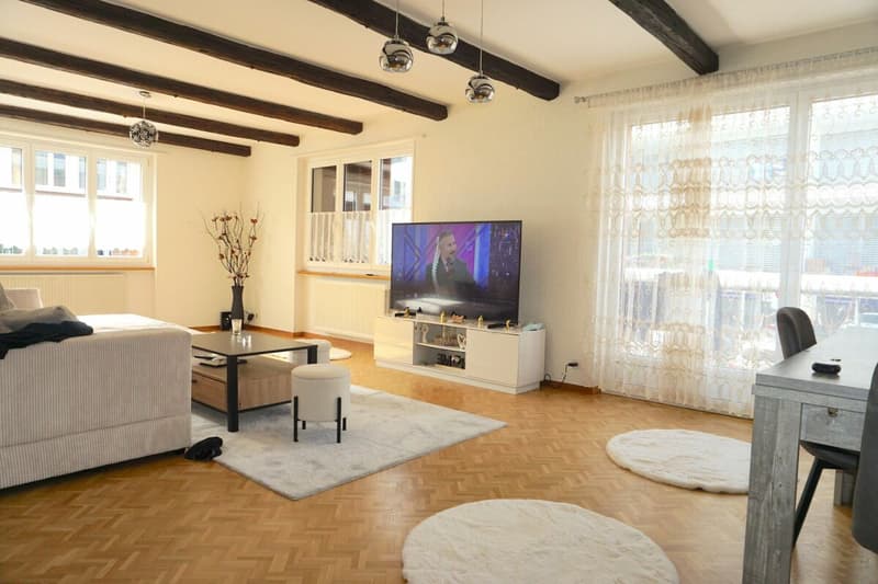 ARI-253 - Building with 3 apartments, 3 garages and 2 parking spaces near CFF train station (7)