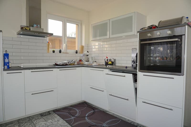 ARI-253 - Building with 3 apartments, 3 garages and 2 parking spaces near CFF train station (9)
