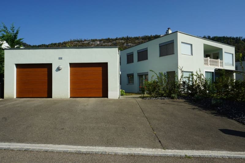 ARI-262 - Magnifique rez-de-jardin de 5,5 pièces dans une maison de standing à 2 logements (1)