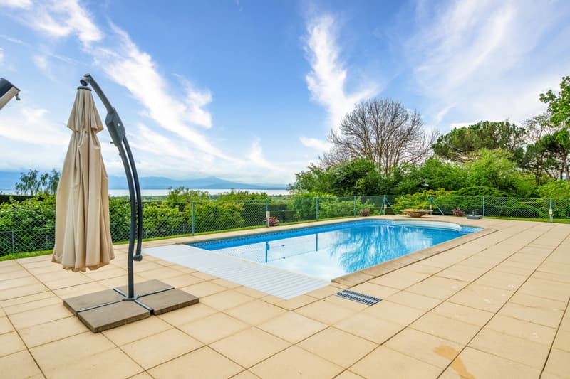 Jolie villa individuelle avec piscine et vue lac dans la campagne sur La Côte (12)