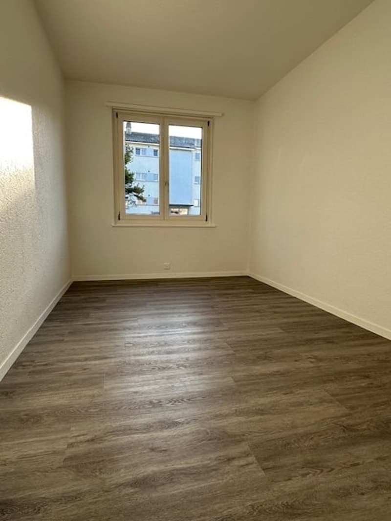 Appartement de 4 pièces avec balcon et cuisine habitable entièrement (11)
