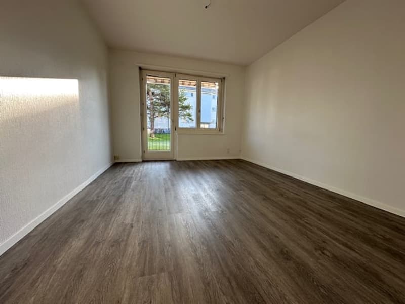 Appartement de 4 pièces avec balcon et cuisine habitable entièrement (8)