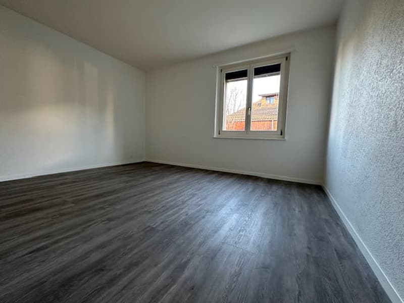 Appartement de 4 pièces avec balcon et cuisine habitable entièrement (10)