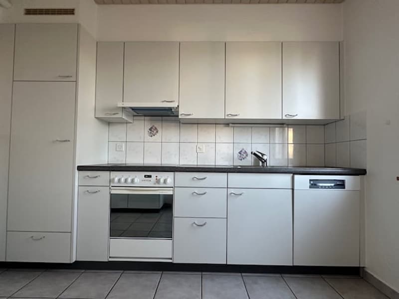 Appartement de 4 pièces avec balcon et cuisine habitable entièrement (7)