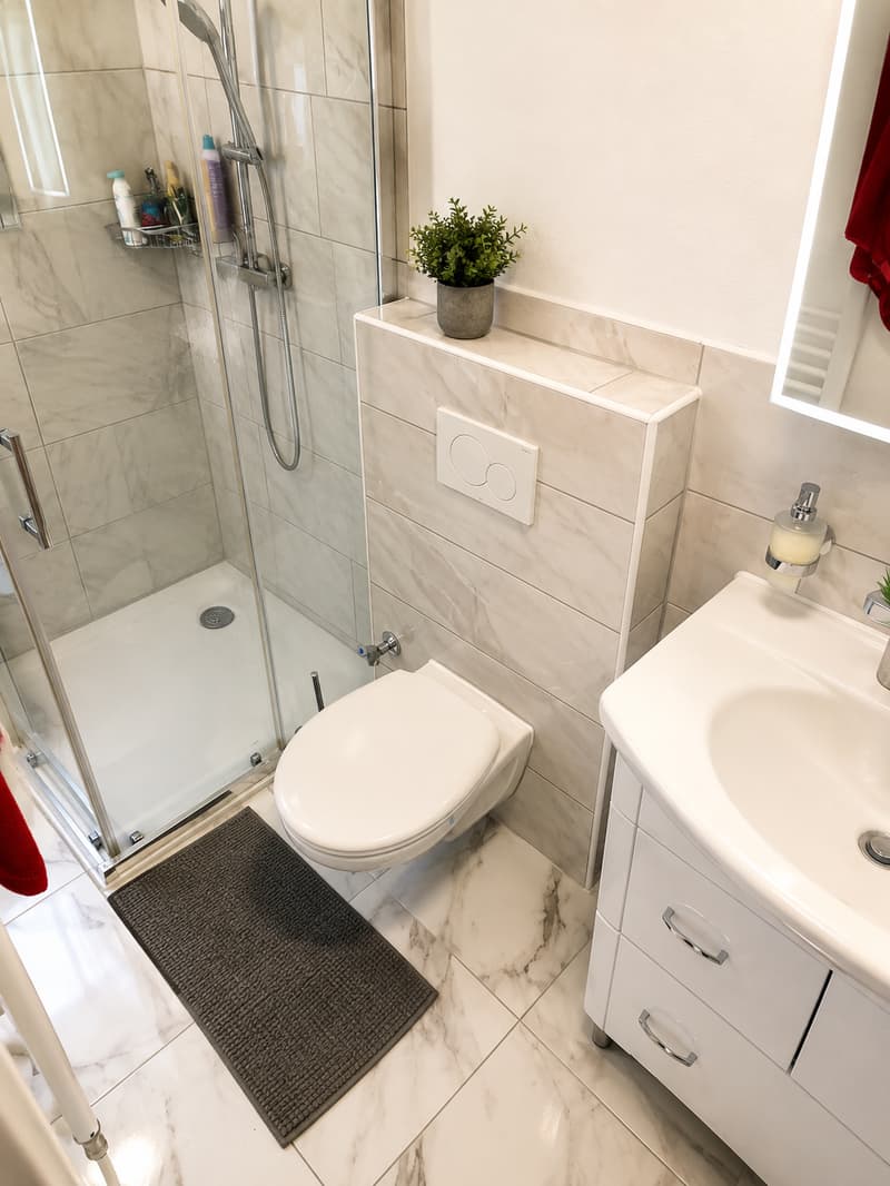 Helle 2.5 Zimmer-Wohnung mit Balkon in Studen (4)