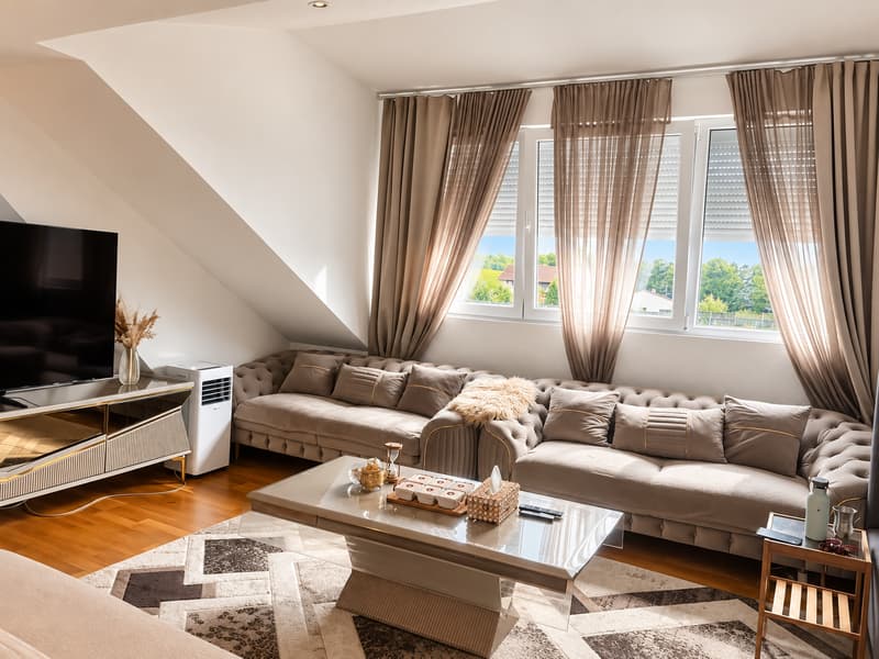 Helle 4.5 Zimmer-Wohnung mit Balkon in Studen (7)
