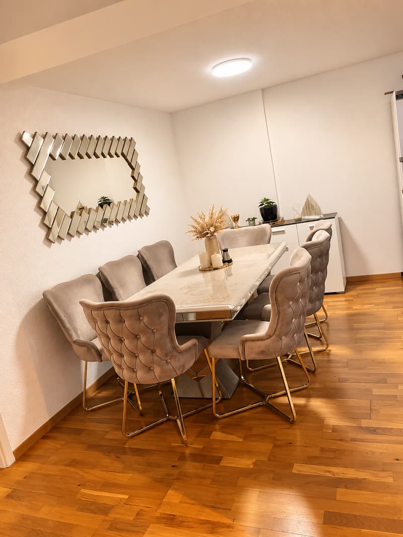 Helle 4.5 Zimmer-Wohnung mit Balkon in Studen (6)