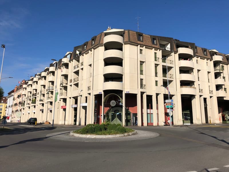 4576_face_angle_lausanne.jpg