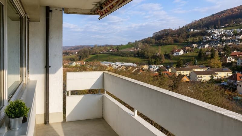 3.5-Zimmerwohnung mit Balkon, Einkauf und ÖV in unmittelbarer Nähe (8)