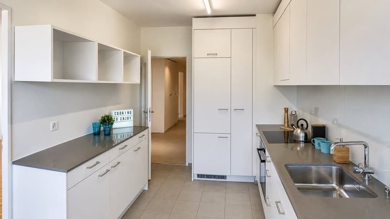 3.5-Zimmerwohnung mit Balkon, Einkauf und ÖV in unmittelbarer Nähe (2)