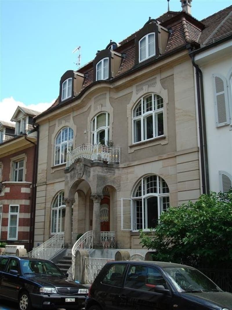 Stylish 3-room old building apartment with a beautifully maintained garden (2)