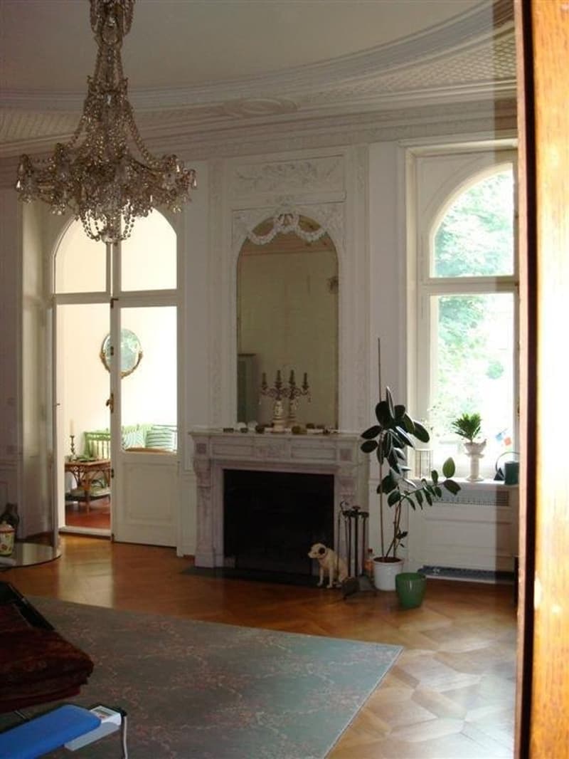 Stylish 3-room old building apartment with a beautifully maintained garden (10)
