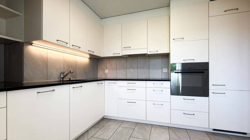 Ruhig im Grünen, zentral in Riehen: 192 m2 Maisonette mit Weitblick (7)
