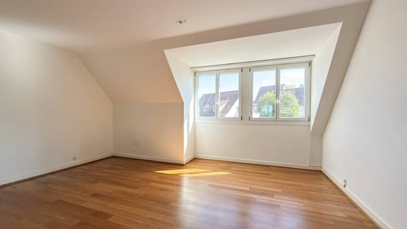 Ruhig im Grünen, zentral in Riehen: 192 m2 Maisonette mit Weitblick (5)