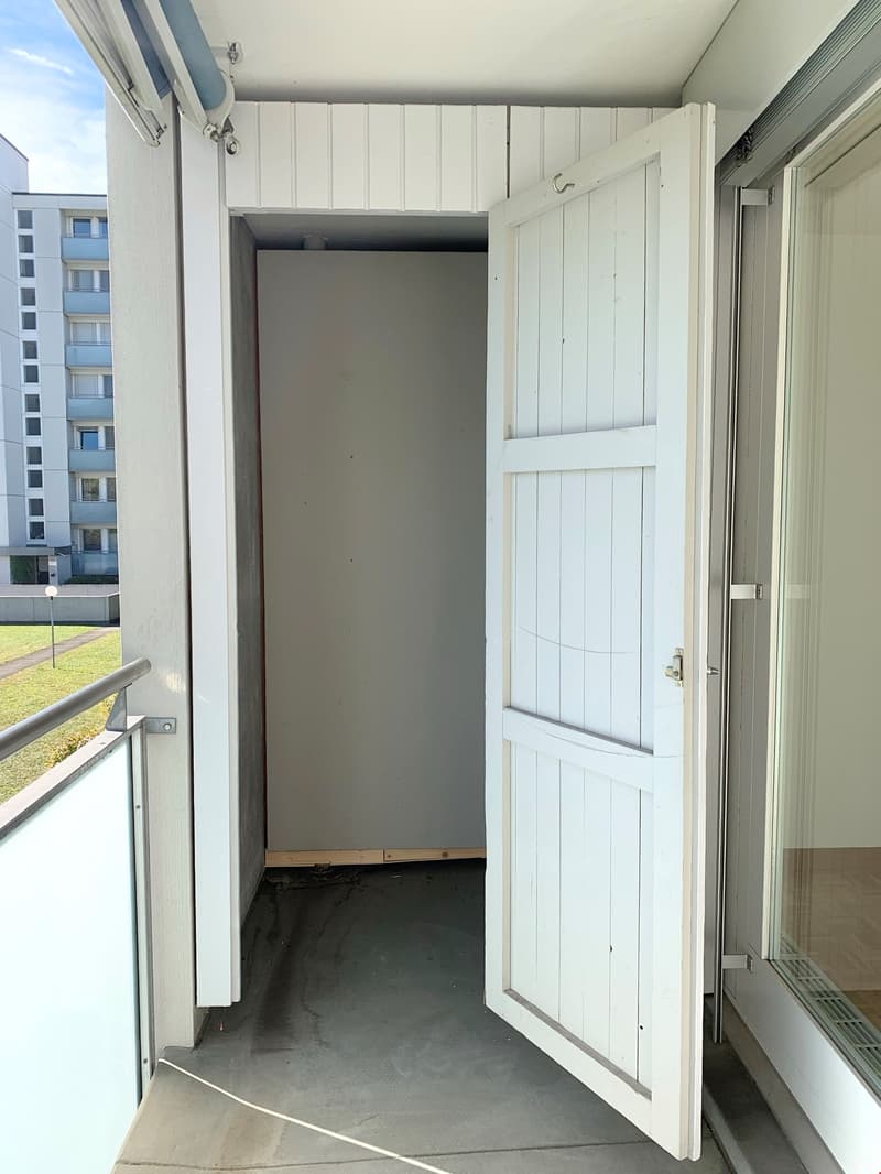 Reduit auf dem grossen Balkon