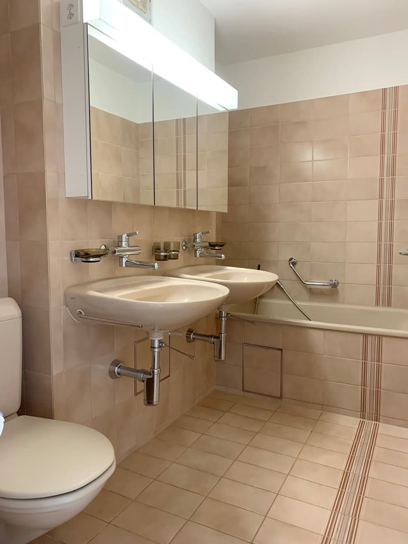 Badezimmer mit Badewanne