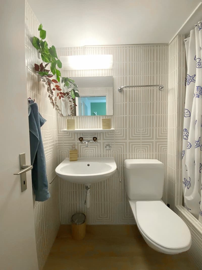 Badezimmer mit Dusche