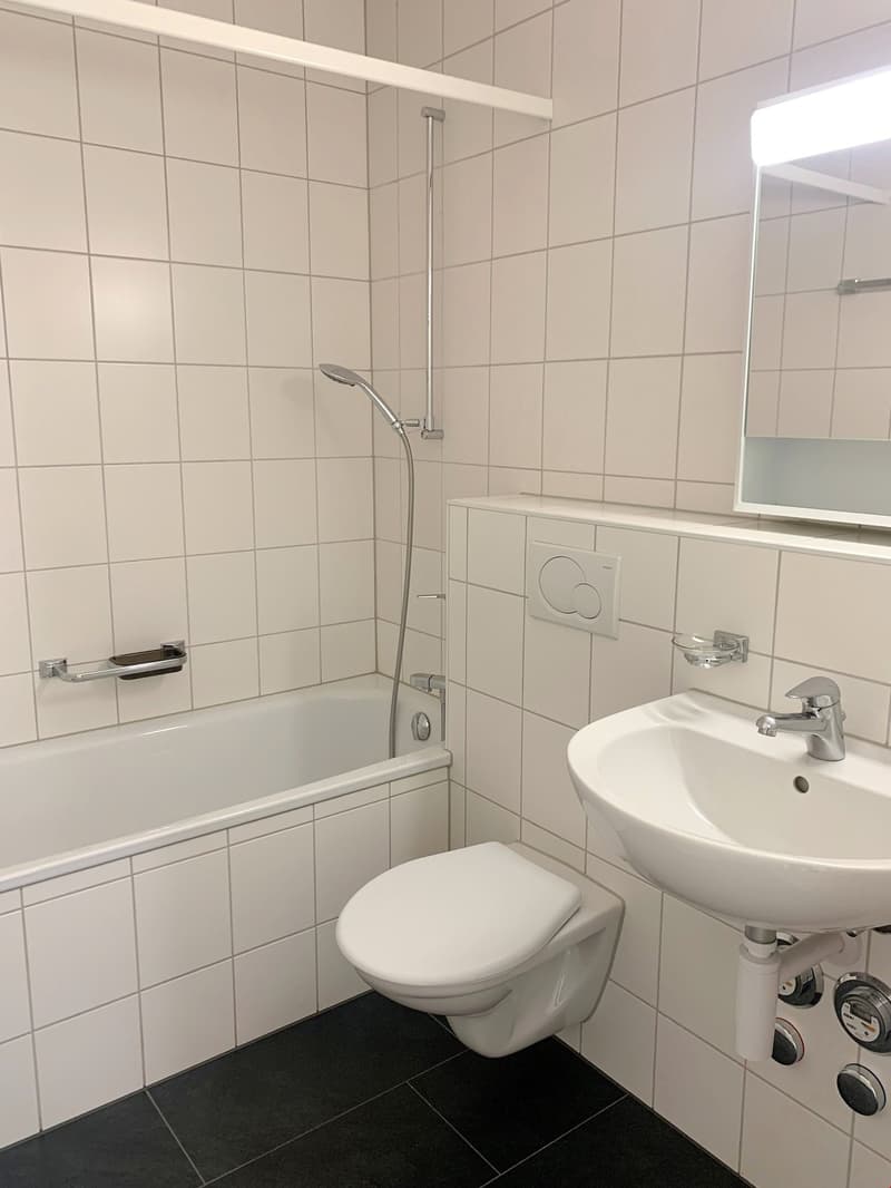 Badezimmer mit Badewanne