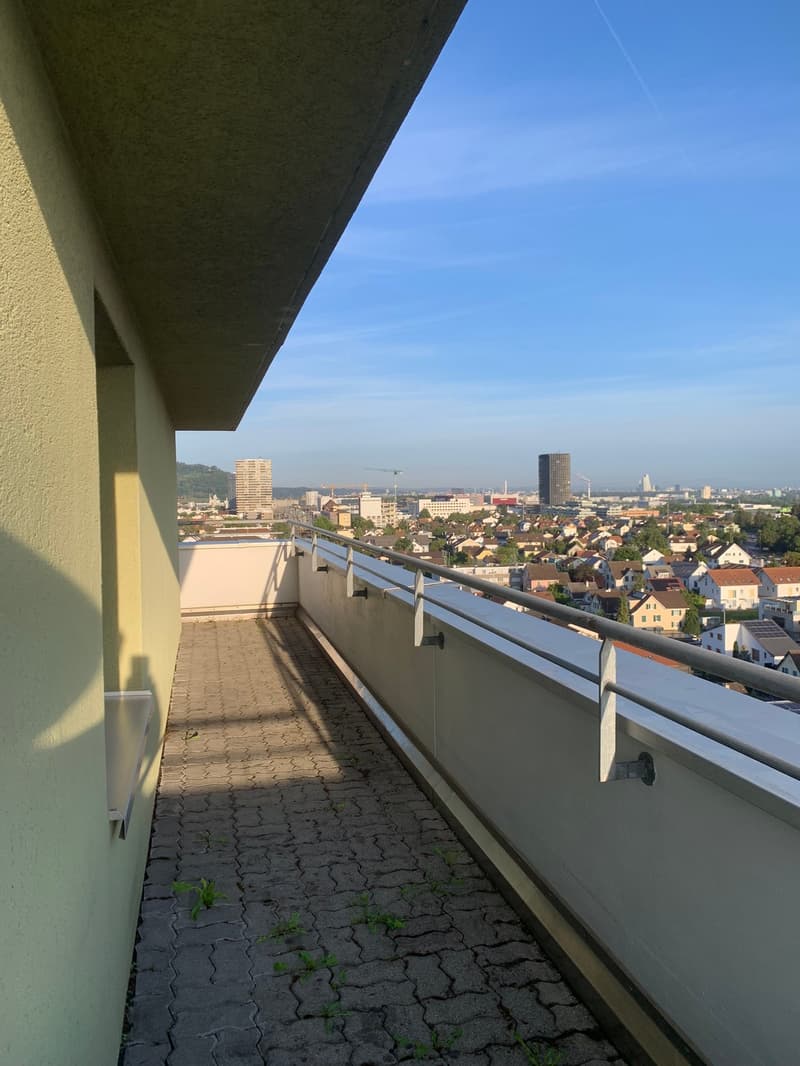 Attikawohnung mit grossem Balkon (2)