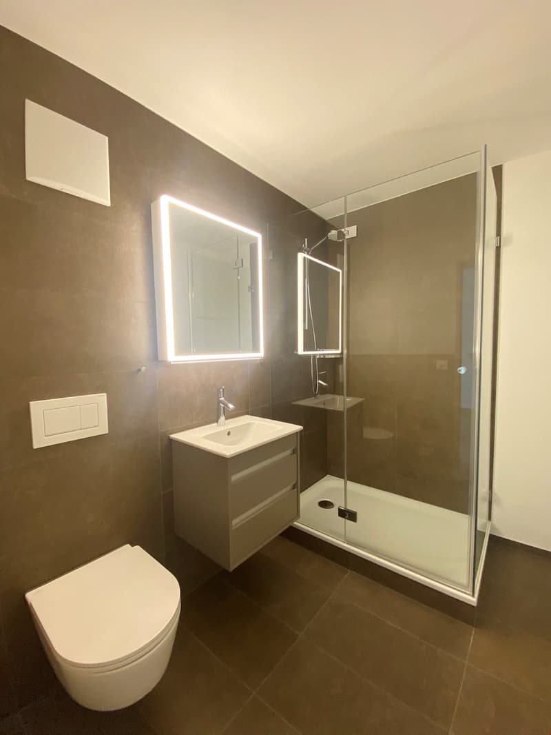 Badezimmer mit Dusche