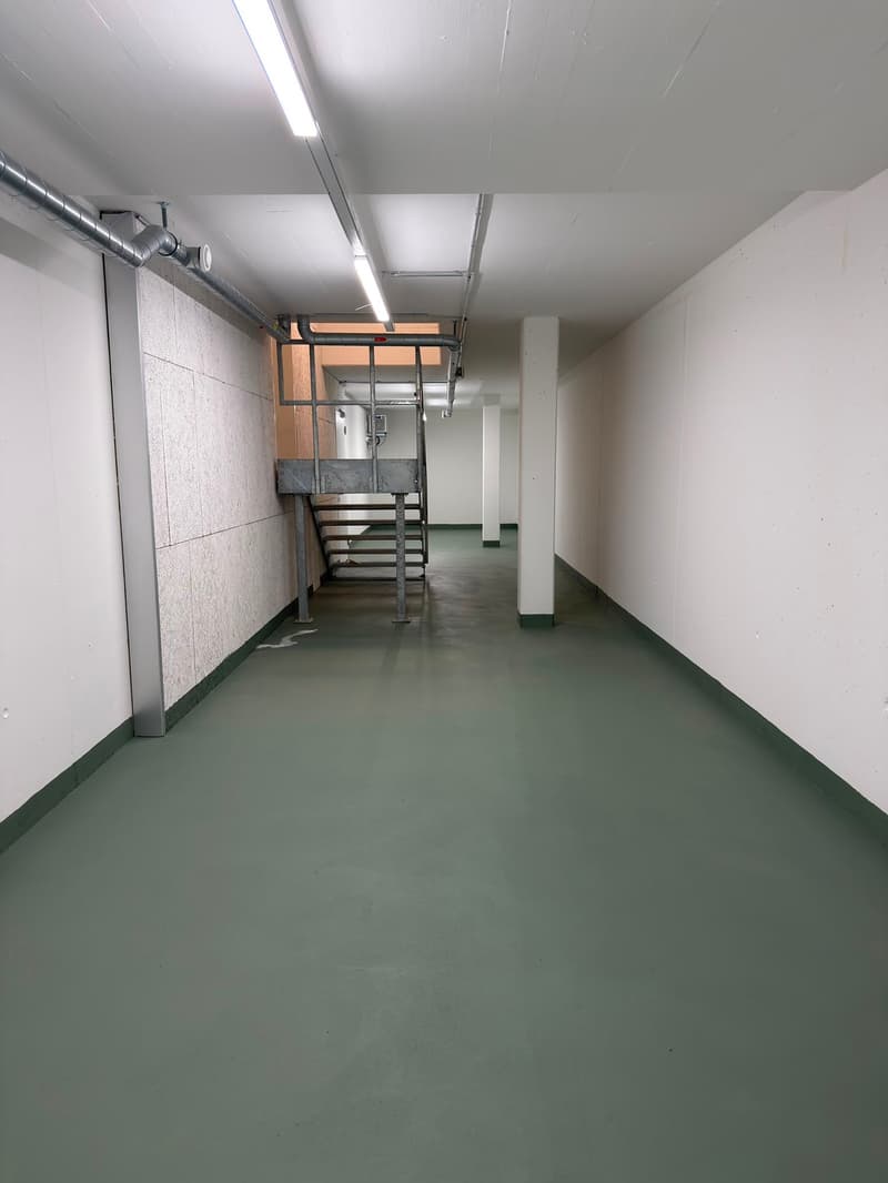 Magazzino o locale hobby in posizione ideale (2)