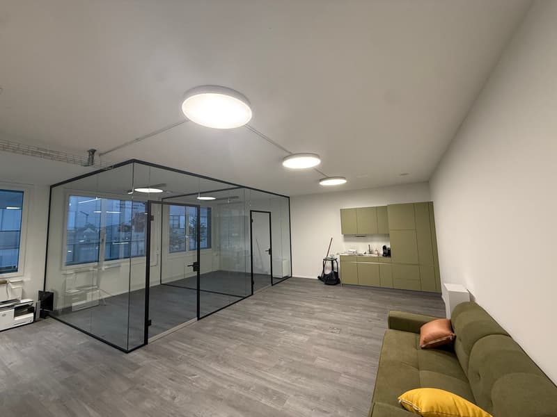 Spazio ufficio/commerciale moderno, completamente sviluppato, in posizione ottimale (1)