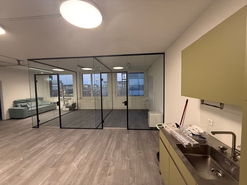 Spazio ufficio/commerciale moderno, completamente sviluppato, in posizione ottimale (2)