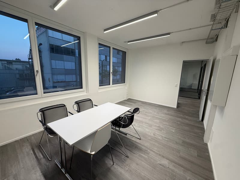 Spazio ufficio/commerciale moderno, completamente sviluppato, in posizione ottimale (3)