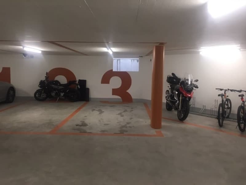 Tiefgaragenparkplatz zu vermieten (1)