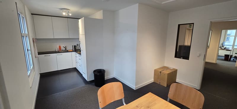Helles Büro in Dübendorf (3)