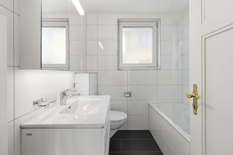 Bitte beachten Sie, dass es sich hierbei um Vergleichsbilder und nicht um Aufnahmen der Wohnung handelt.