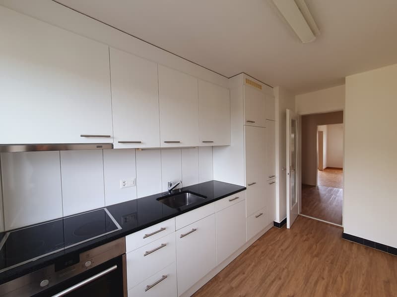 Helle 4.5-Zimmer-Wohnung mit Balkon in Belp (2)