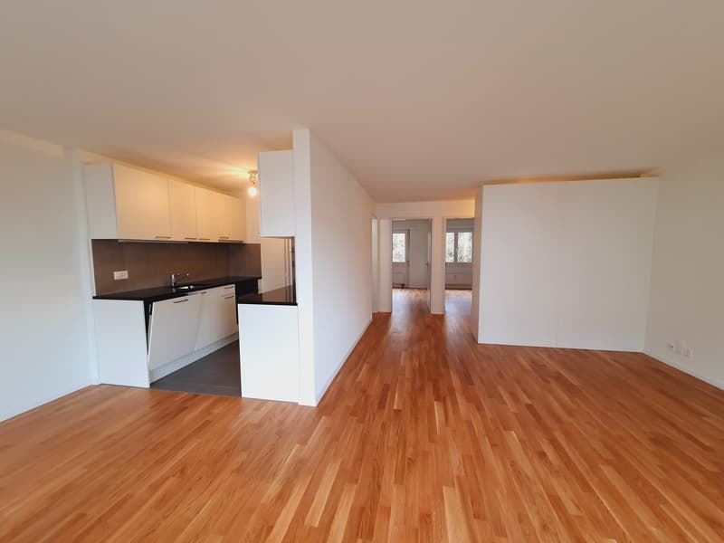 Helle 3.5-Zimmer-Wohnung mit Balkon (4)