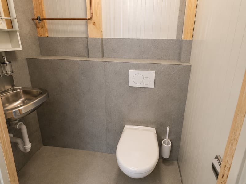 Espace commercial moderne avec des options d'utilisation polyvalentes (5)