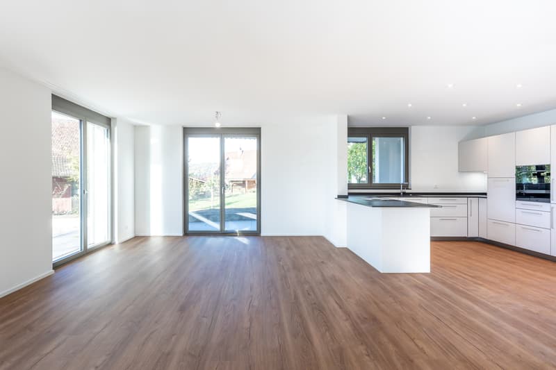 Exklusives Wohnen mit Eigentumscharakter 4.5 Zimmer Gartenwohnung (2)