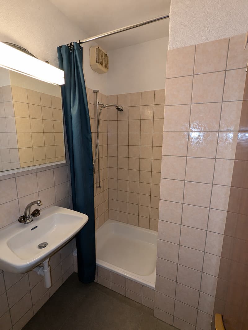 Badezimmer mit Dusche