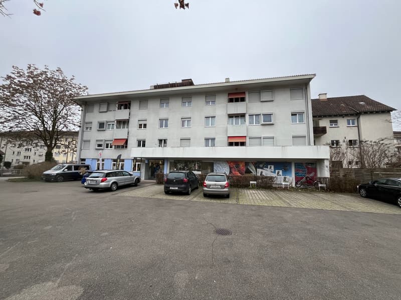 Commercial space with parking (5)