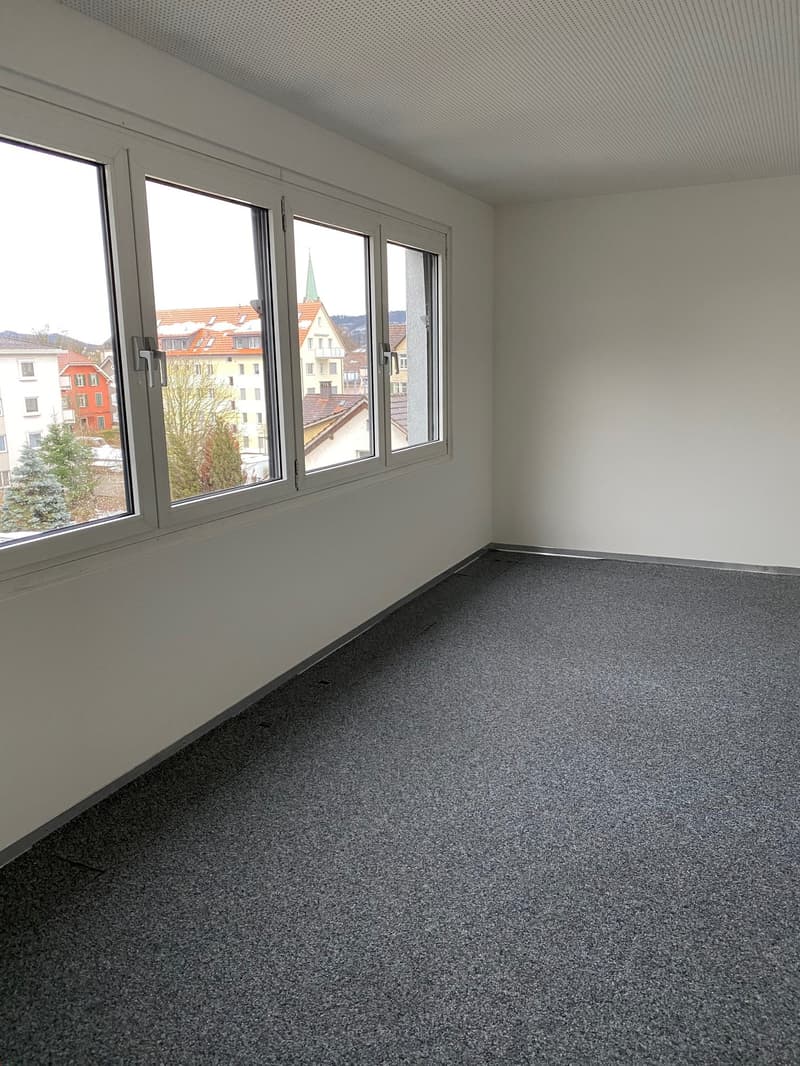 Locaux de bureau à louer dans un emplacement de trafic central (3)