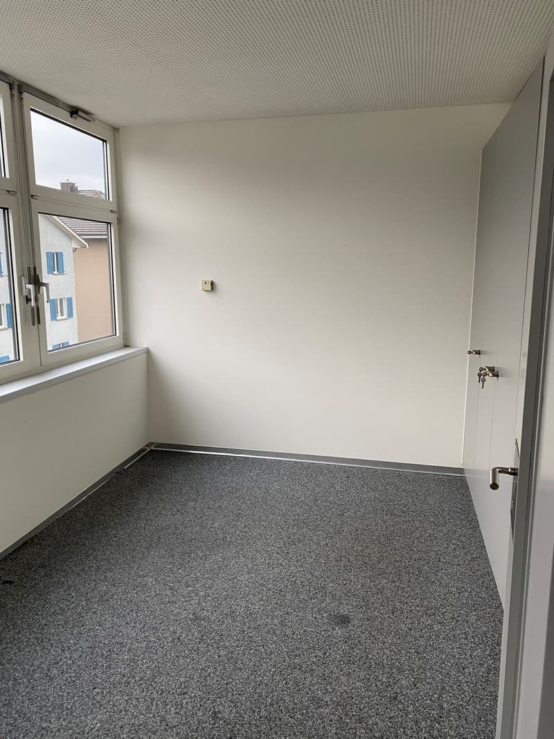 Locaux de bureau à louer dans un emplacement de trafic central (5)