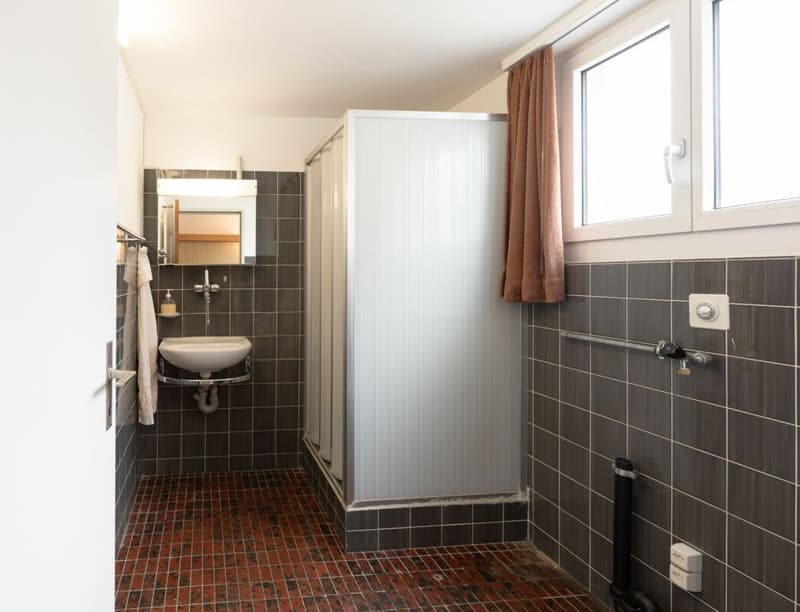 Einfamilienhaus mit Werkstatt im Dorfkern (4)