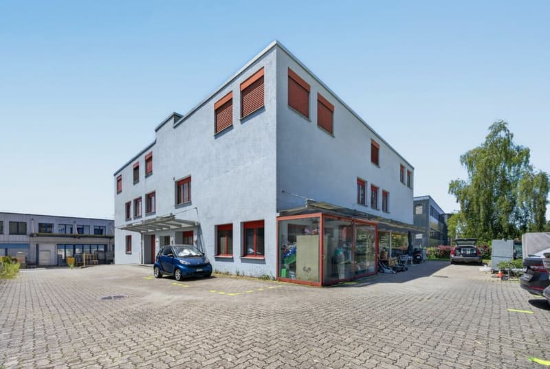 Spazio commerciale attraente con possibilità di utilizzo polivalente a Geroldswil (1)