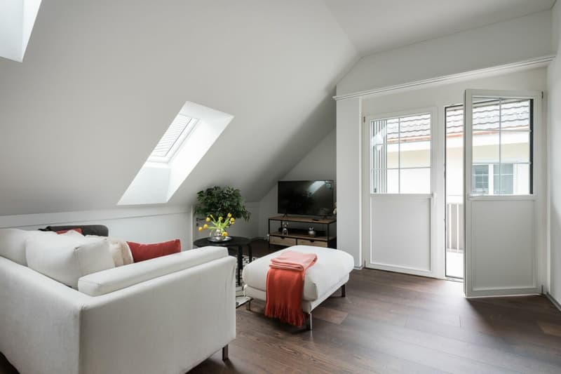 Moderne Dachwohnung mit Neubaucharakter (1)