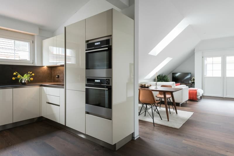 Moderne Dachwohnung mit Neubaucharakter (2)