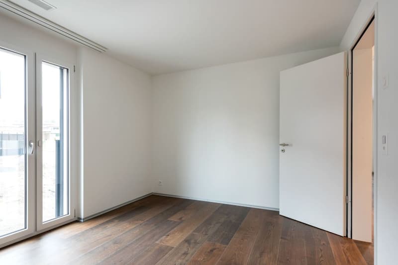 Stylish, modern apartment in a well-maintained building! (4)