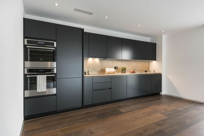 Stylish, modern apartment in a well-maintained building! (2)