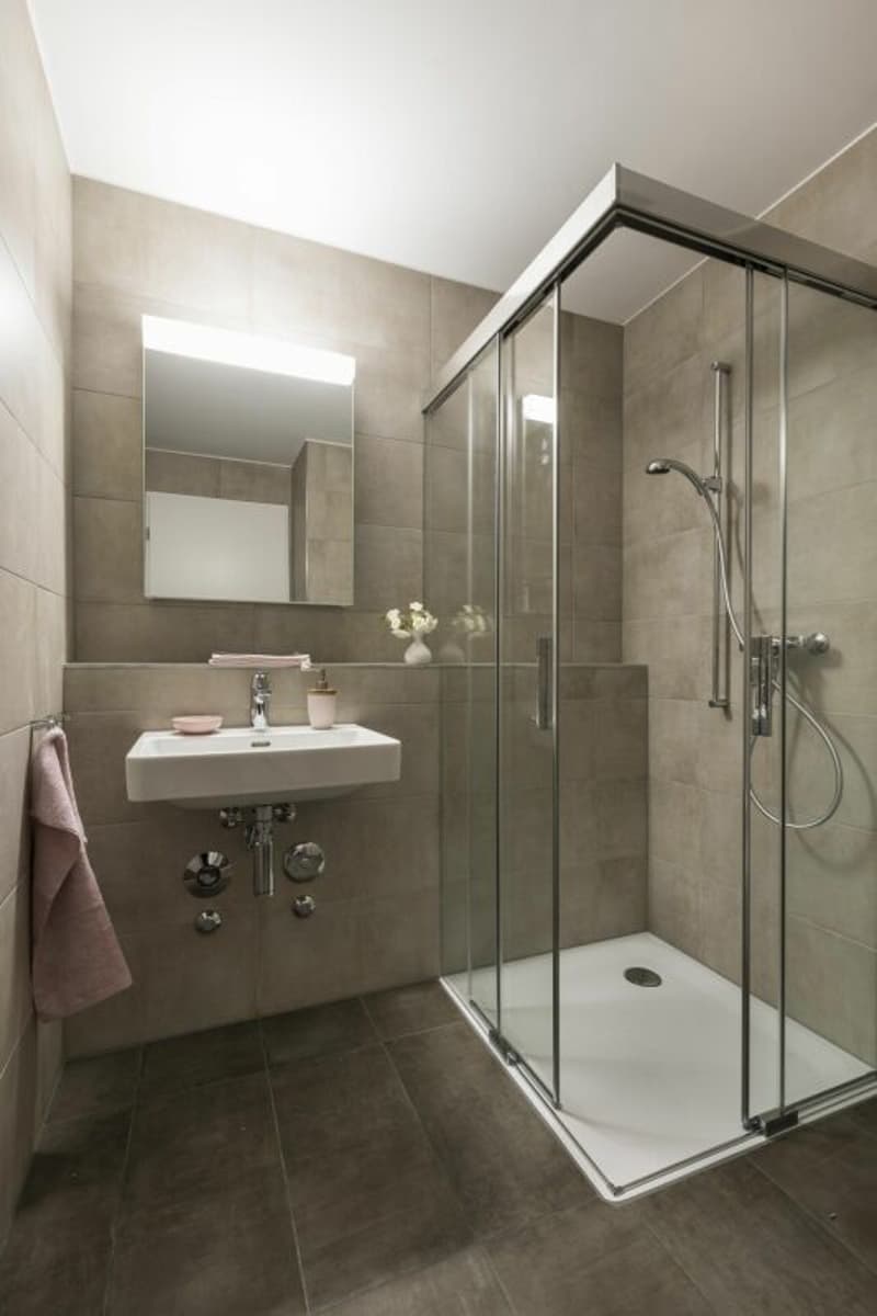Stylish, modern apartment in a well-maintained building! (6)
